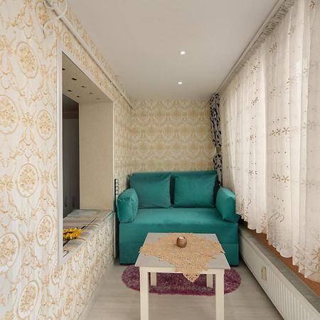 Stone Gate Apartment #1 Boekarest Buitenkant foto